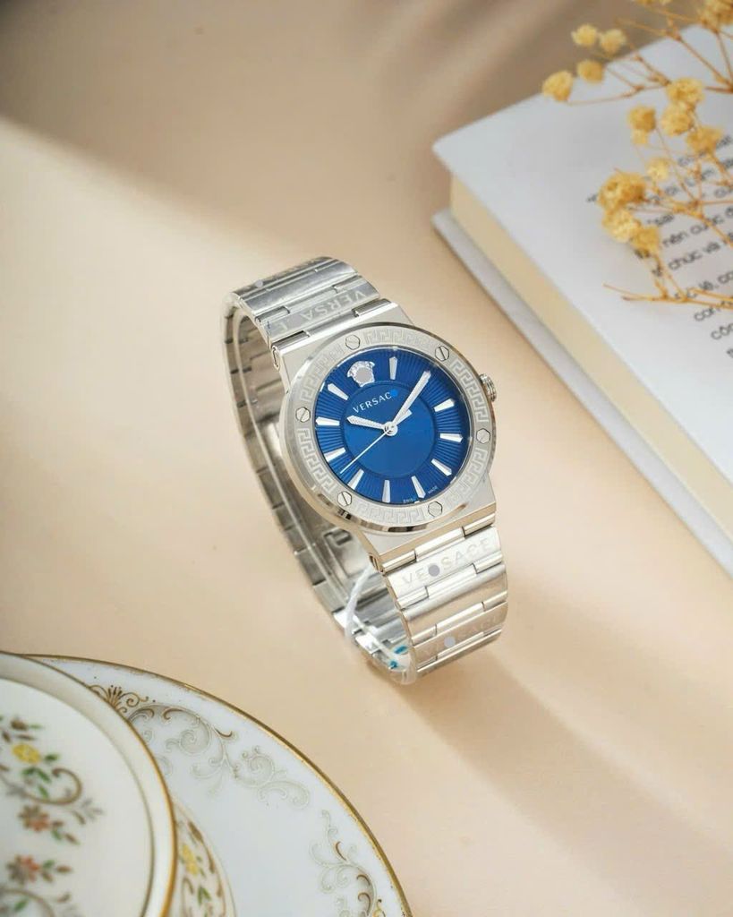 Versae Greca Logo Blue Dial Silver