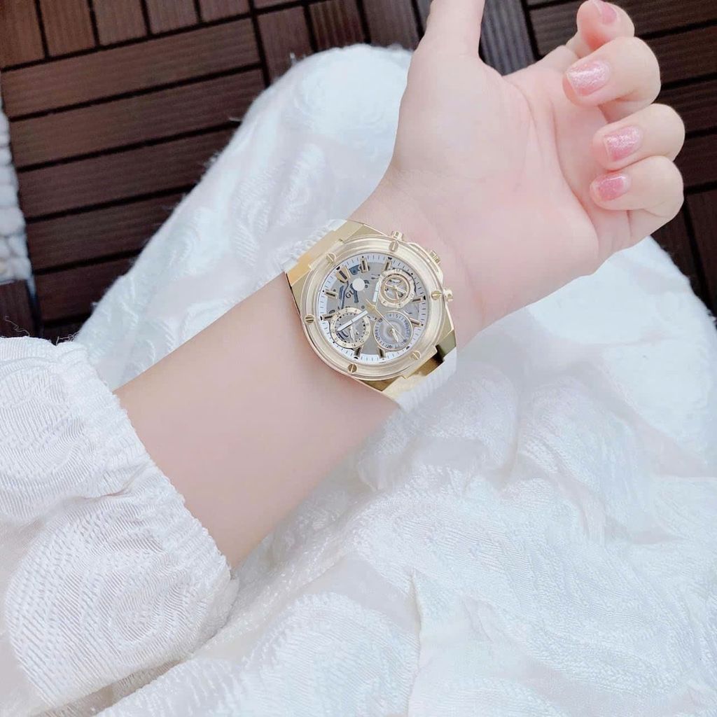 Gueess hublot trắng full đá GW0407L2