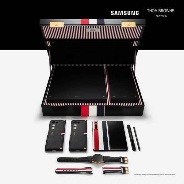 Samsung Galaxy Z Fold5 Thom Browne Edition