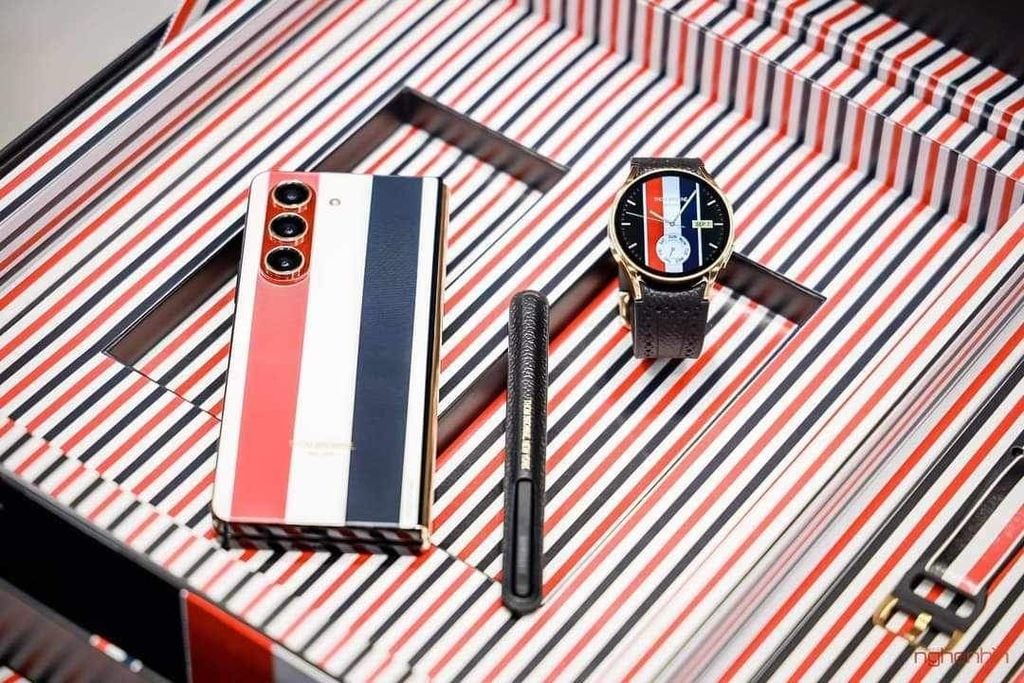 Samsung Galaxy Z Fold5 Thom Browne Edition