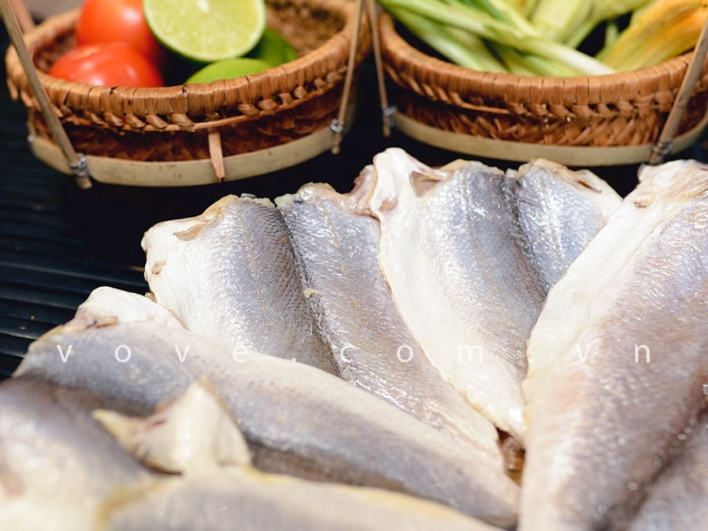  Khô cá Đù 1 nắng loại nguyên con, vừa 500gr 