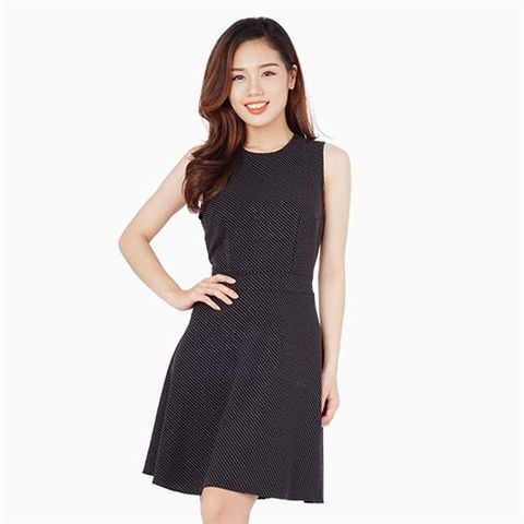 Đầm công sở xòe nhấn eo sát nách Sales Page