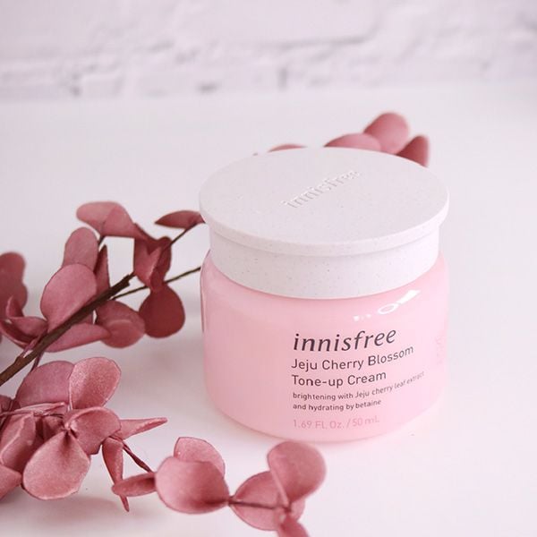  Kem Dưỡng Ẩm Trắng Da Innisfree Jeju Cherry Blossom Tone Up Cream 