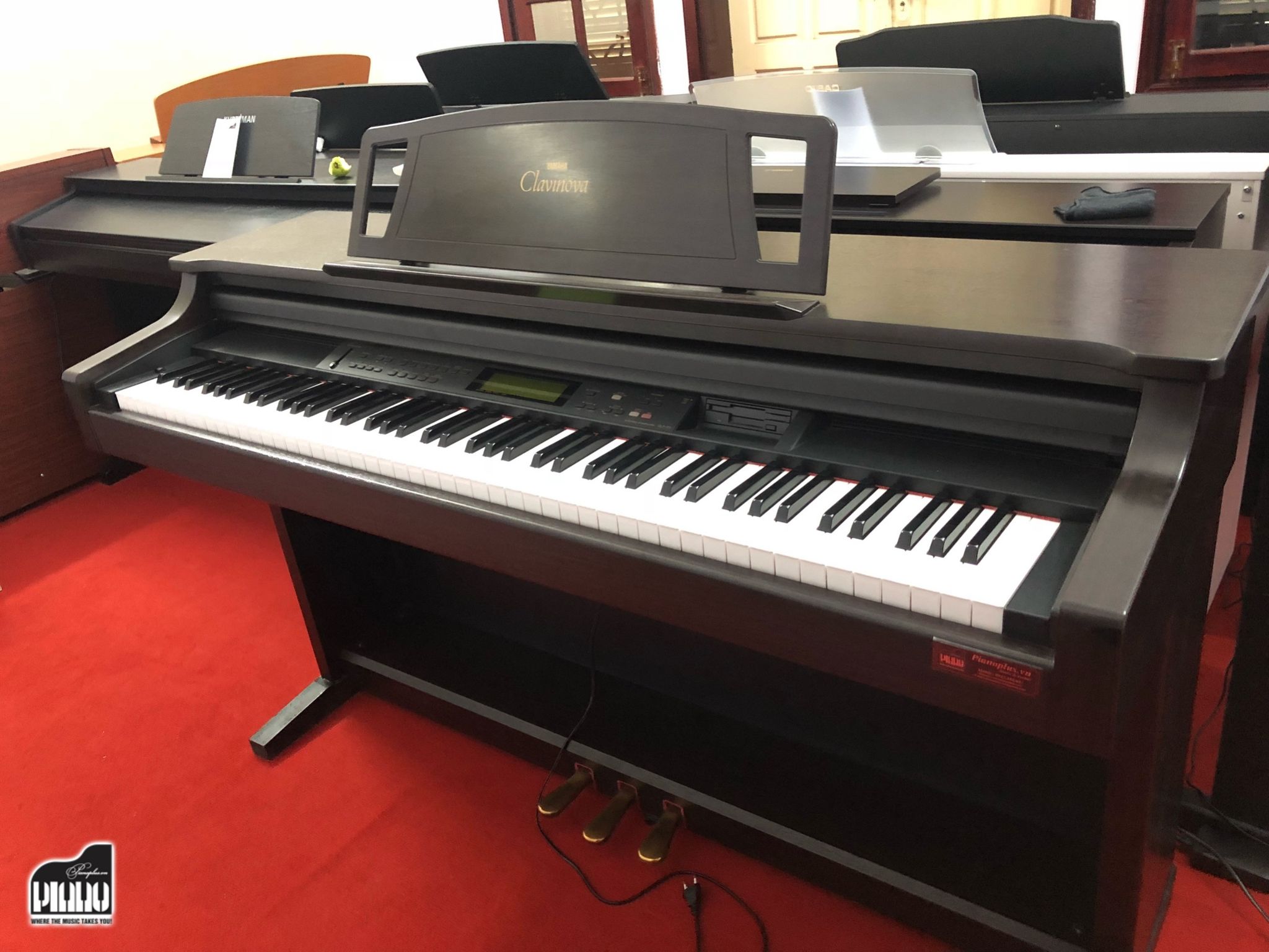 Piano Điện Yamaha CLP 711 – Piano Plus