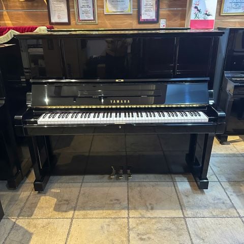 Đàn Piano Upright Yamaha UX3