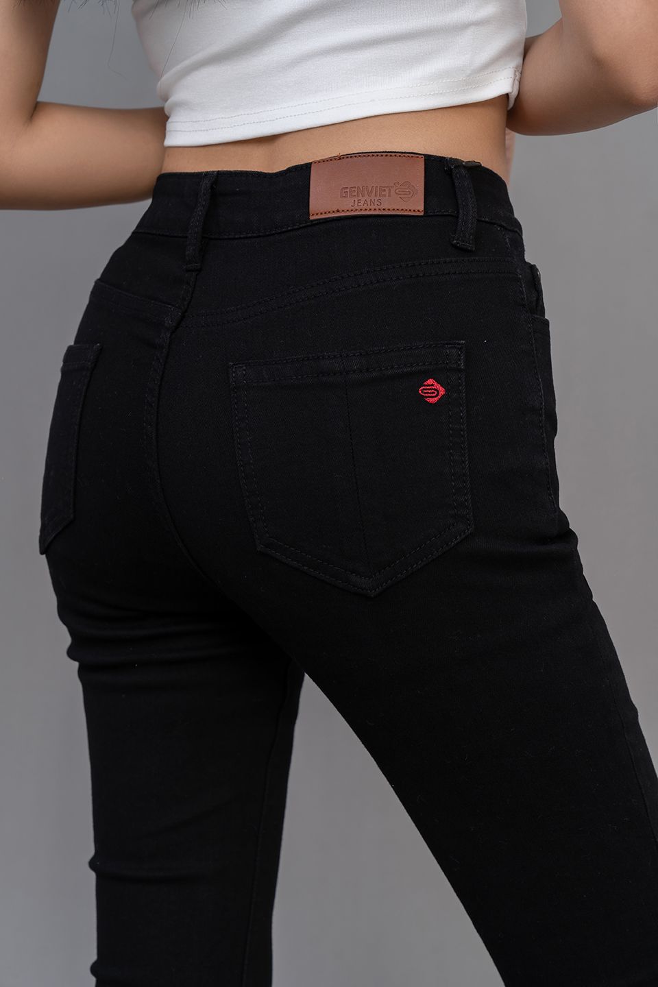  Quần Dài Nữ Jeans Col Cơ Bản DQ103J2300 