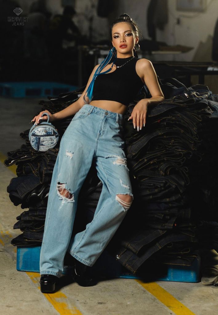 Quần Jeans Nữ Ống Suông XQ124J8271