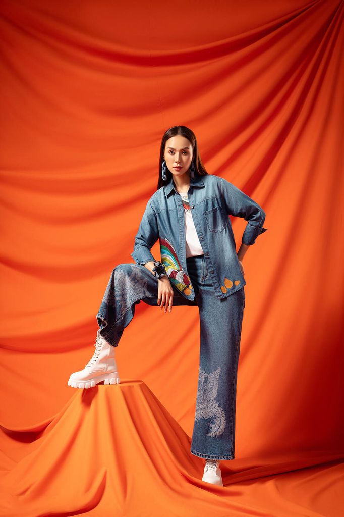 Quần Jeans Nữ Ống Suông XQ124J8605