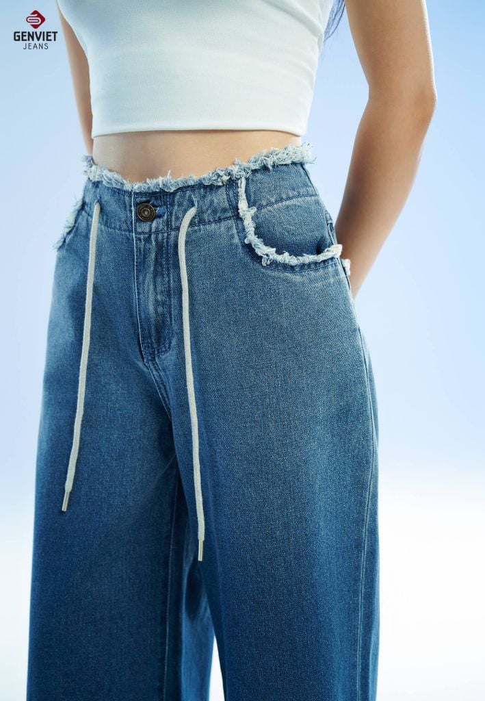 Quần Jeans Nữ Ống Suông XQ124J8692
