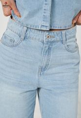 Quần Jeans Nữ Suông Vừa TQ123J8690