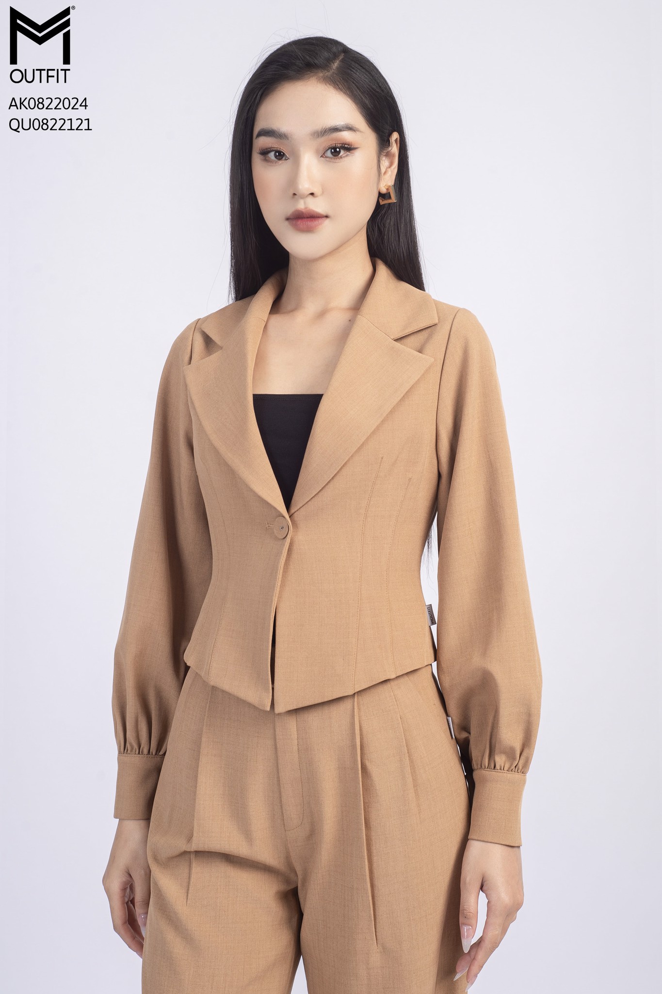 Áo khoác cổ hai ve