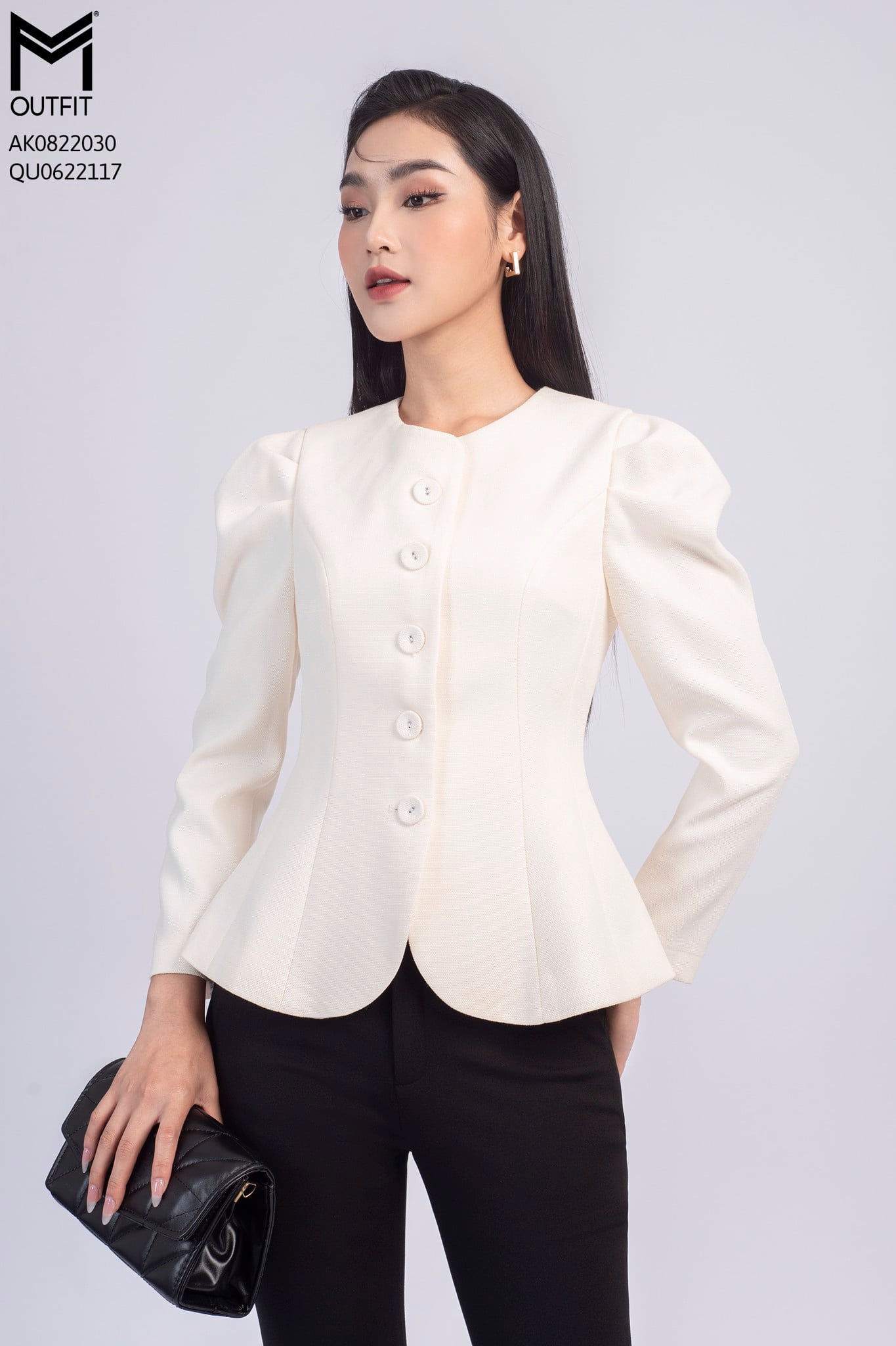 Áo khoác cổ tròn, tay dài xếp ly bồng