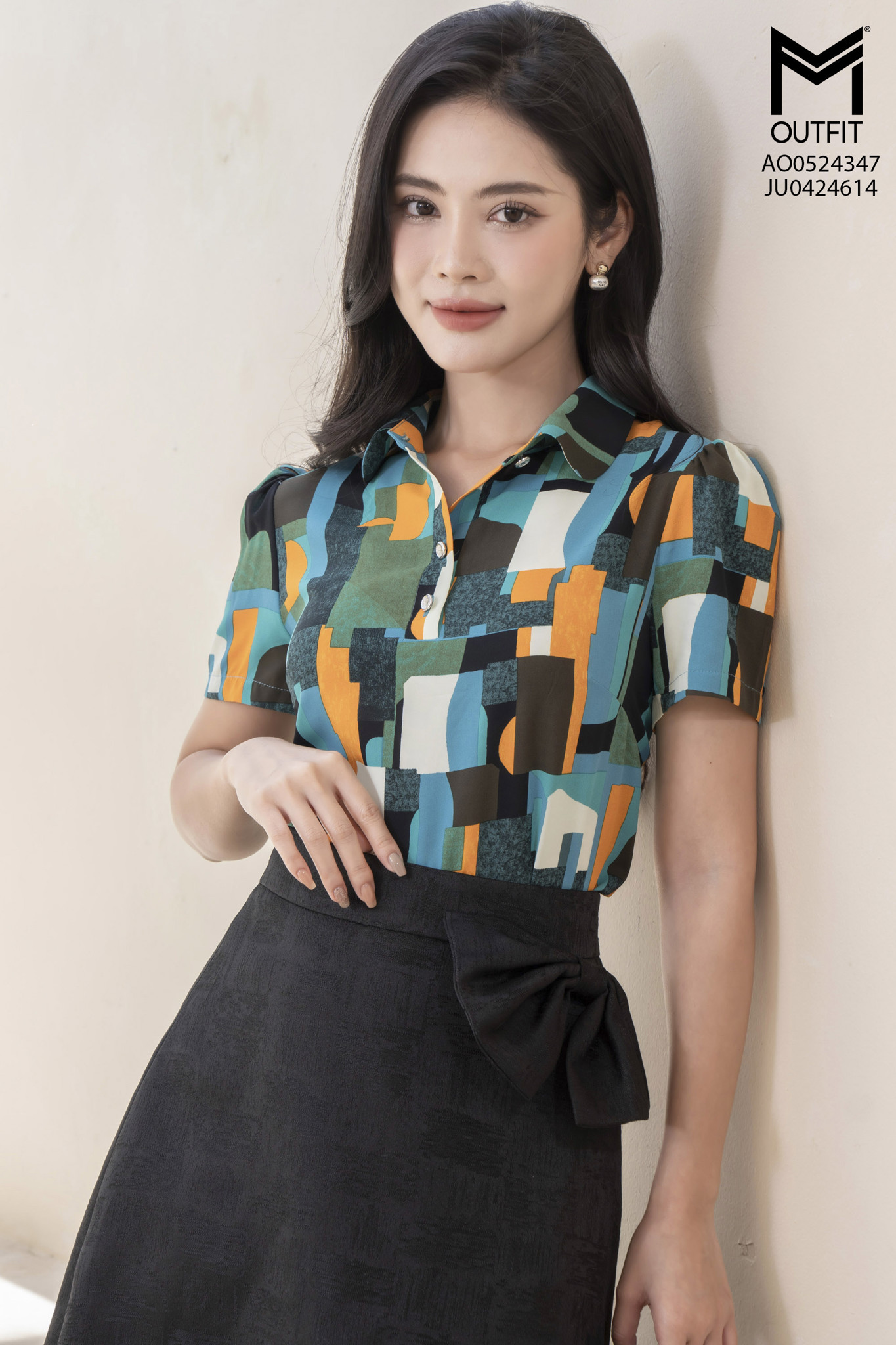 Áo sơ mi croptop bo gấu cổ bổ nẹp