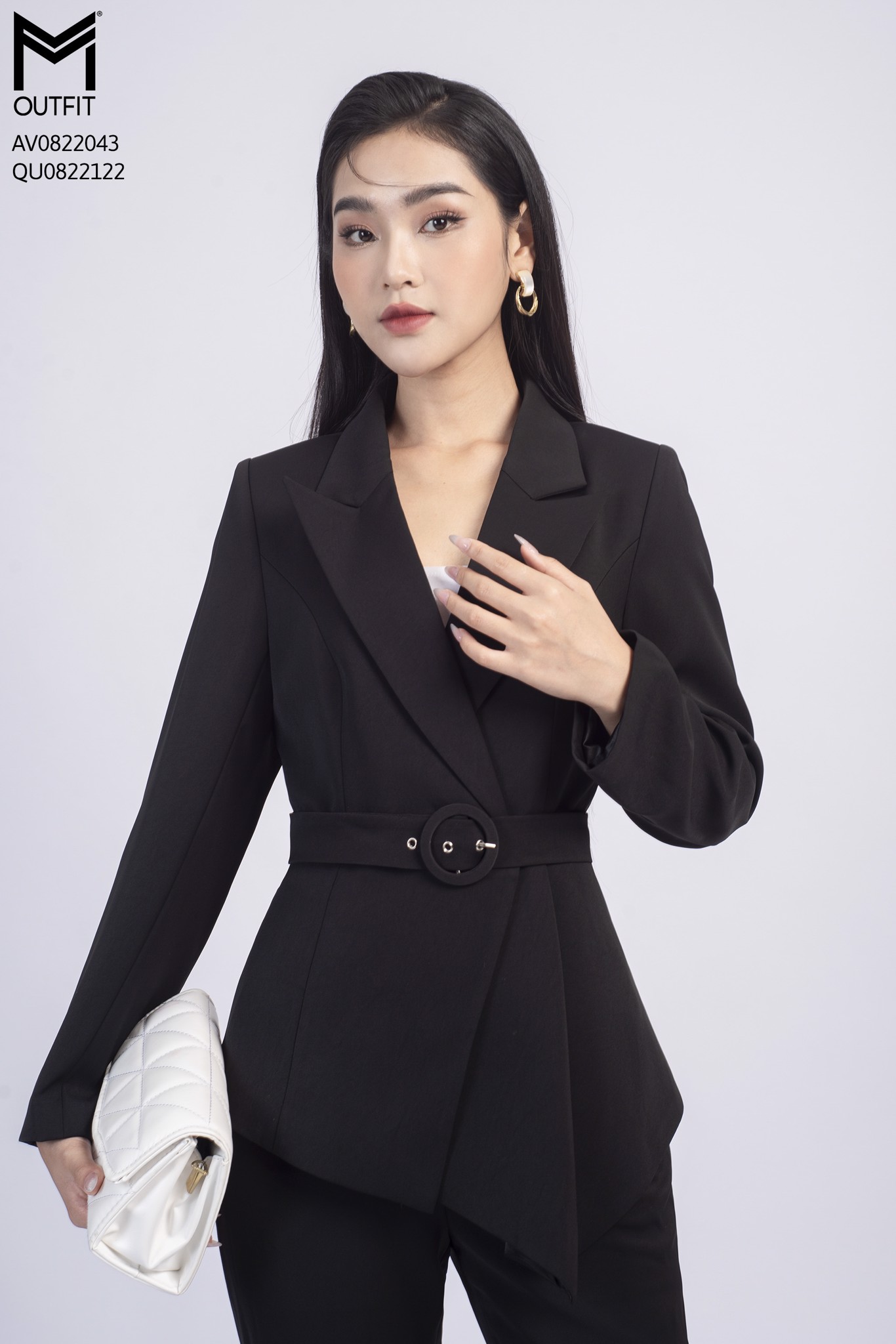 Áo vest hai ve, thắt đai vải