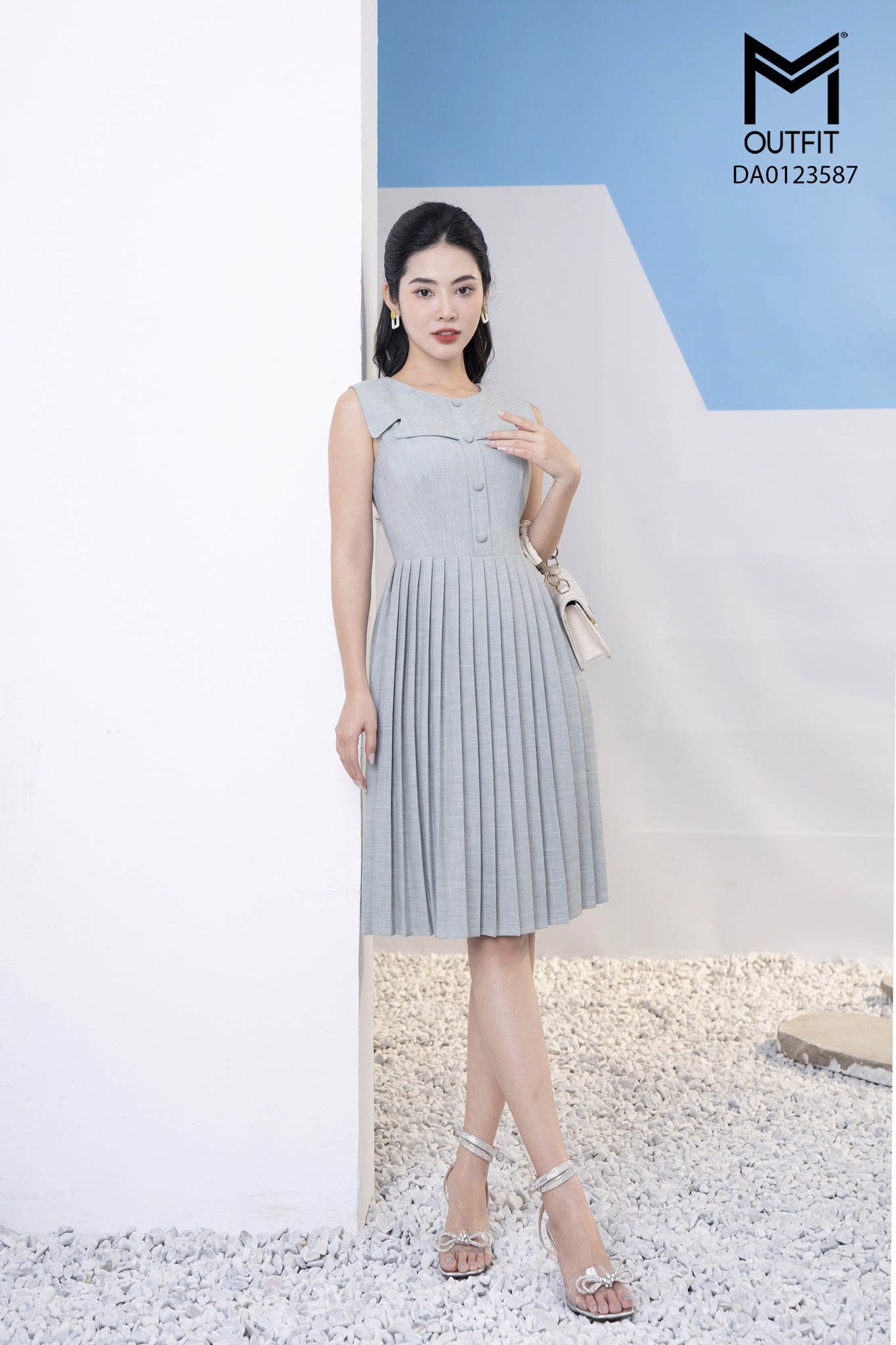 Đầm sát nách, tùng dập ly