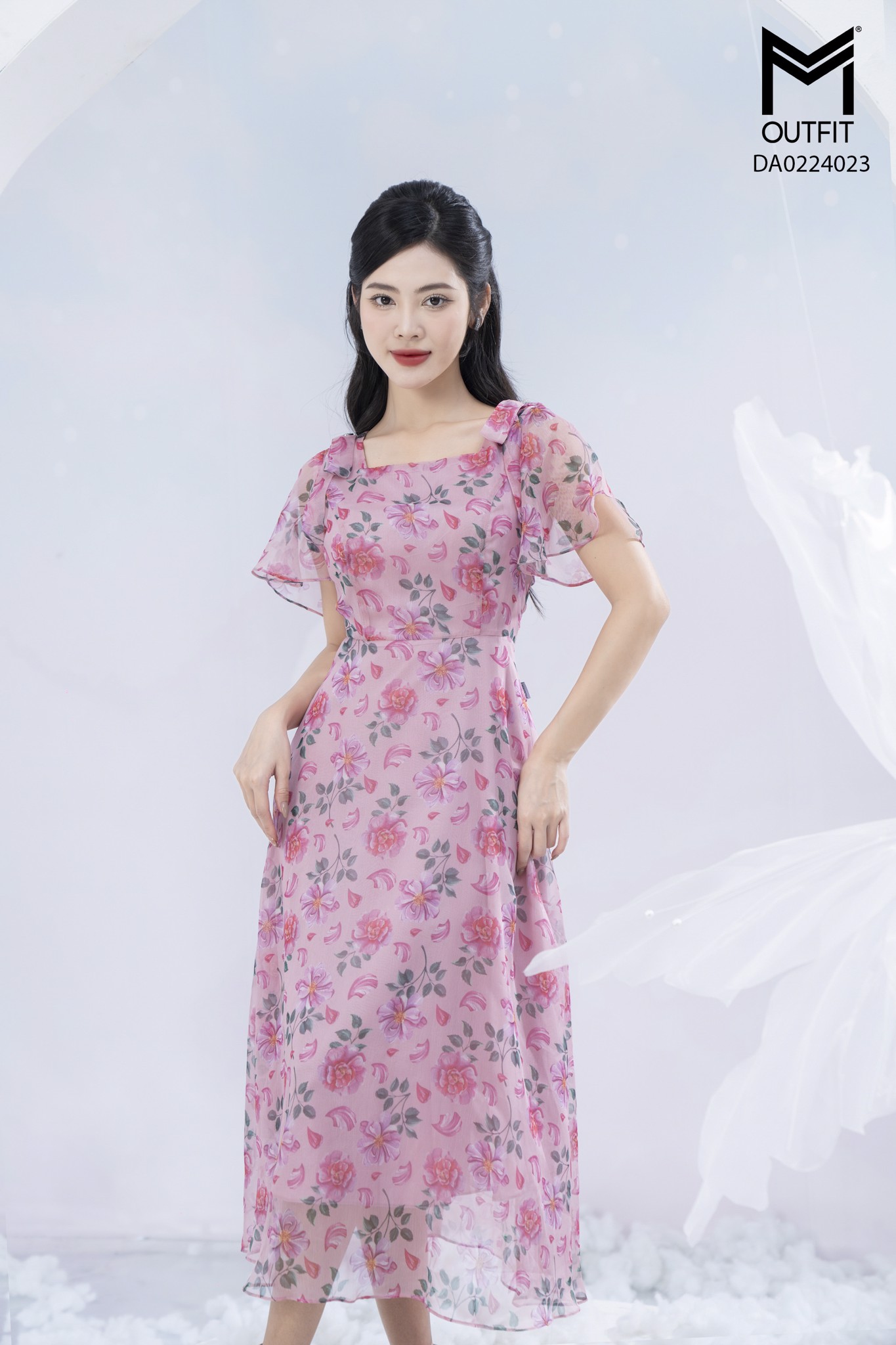 Đầm xòe cổ vuông tay cánh tiên hai vai đính nơ