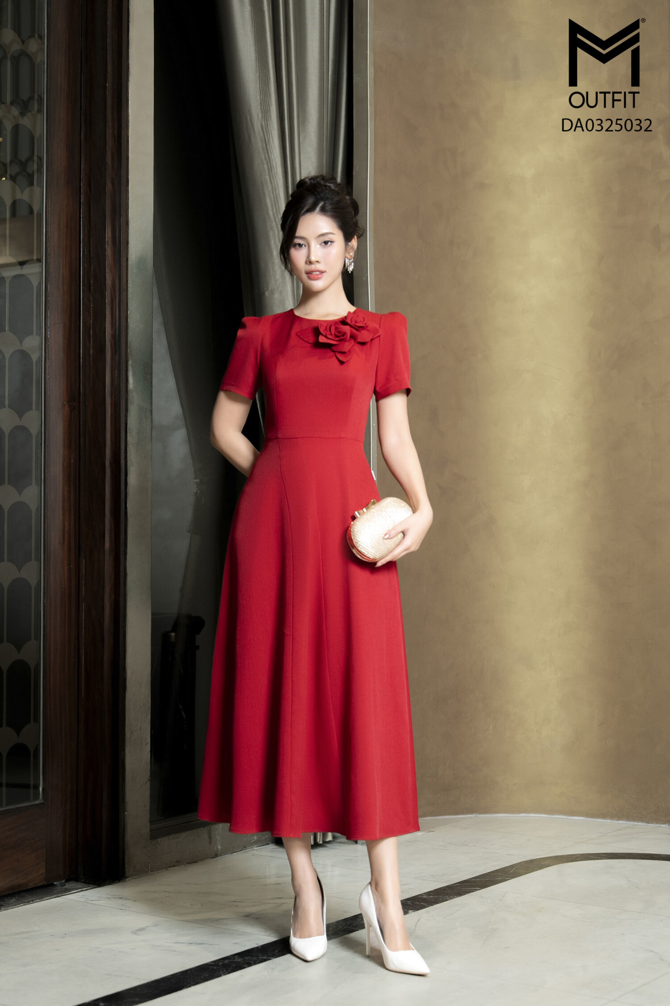 Đầm tiệc bổ can thân đính hoa ngực