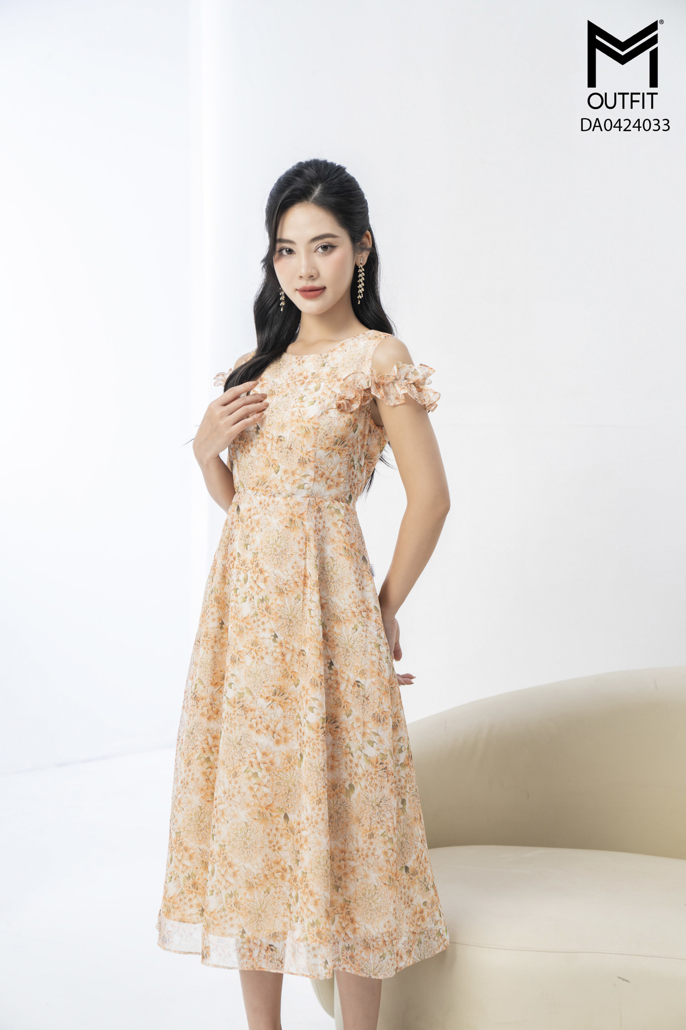 Đầm xòe cổ tròn can bèo tay