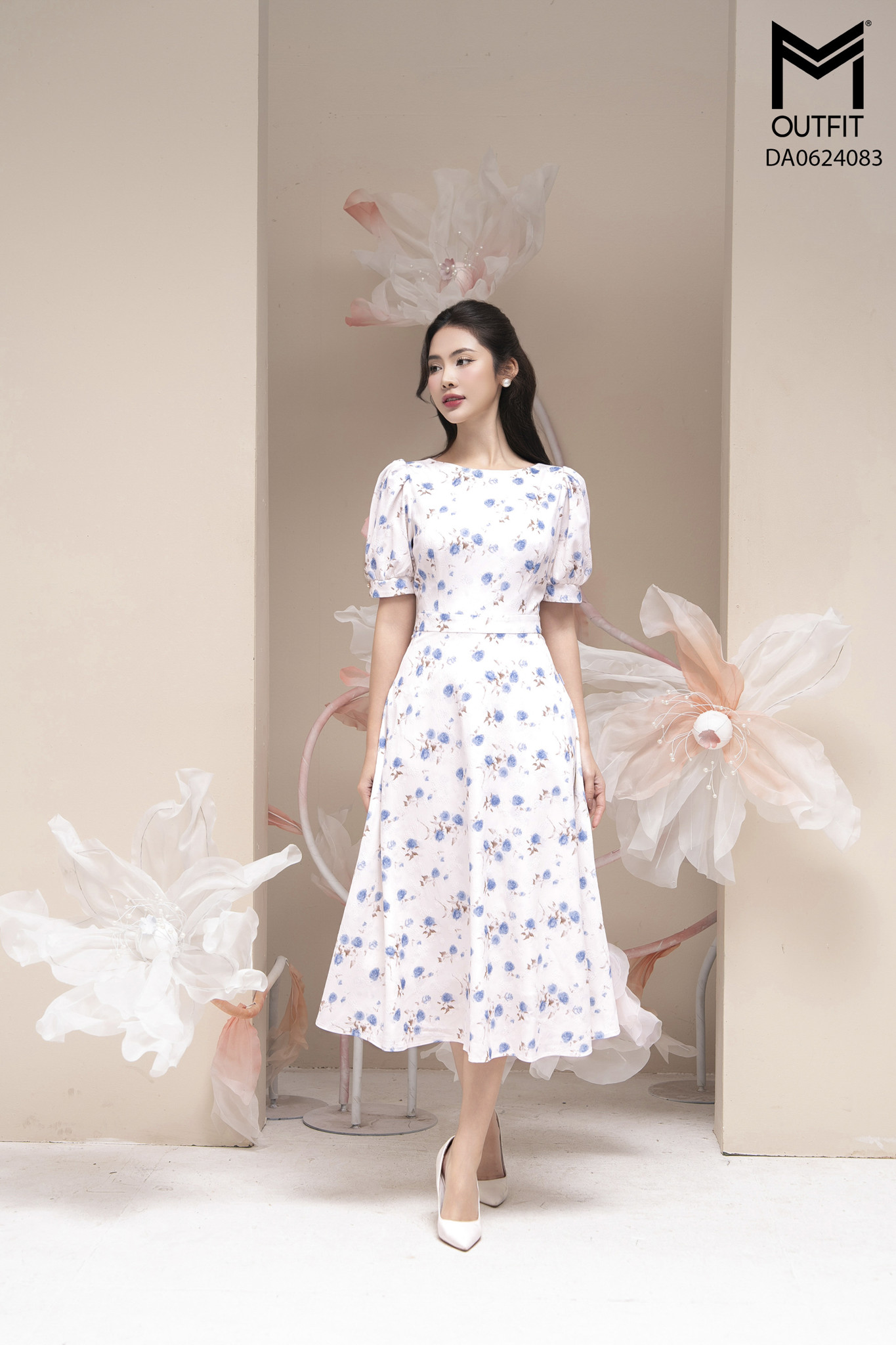 Đầm xòe tay phồng đính khuy tay