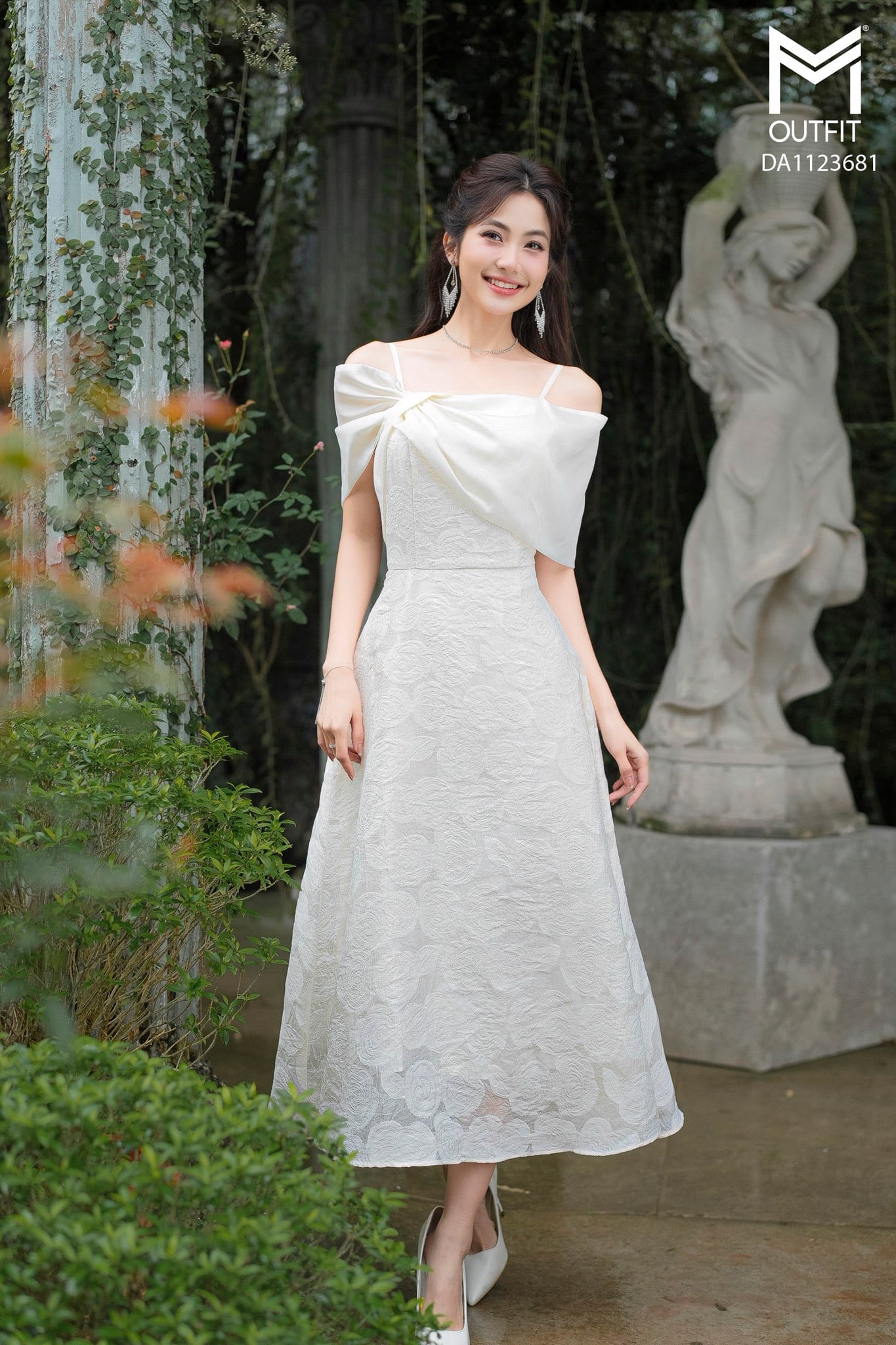 Đầm tiệc quai nơ đính đá
