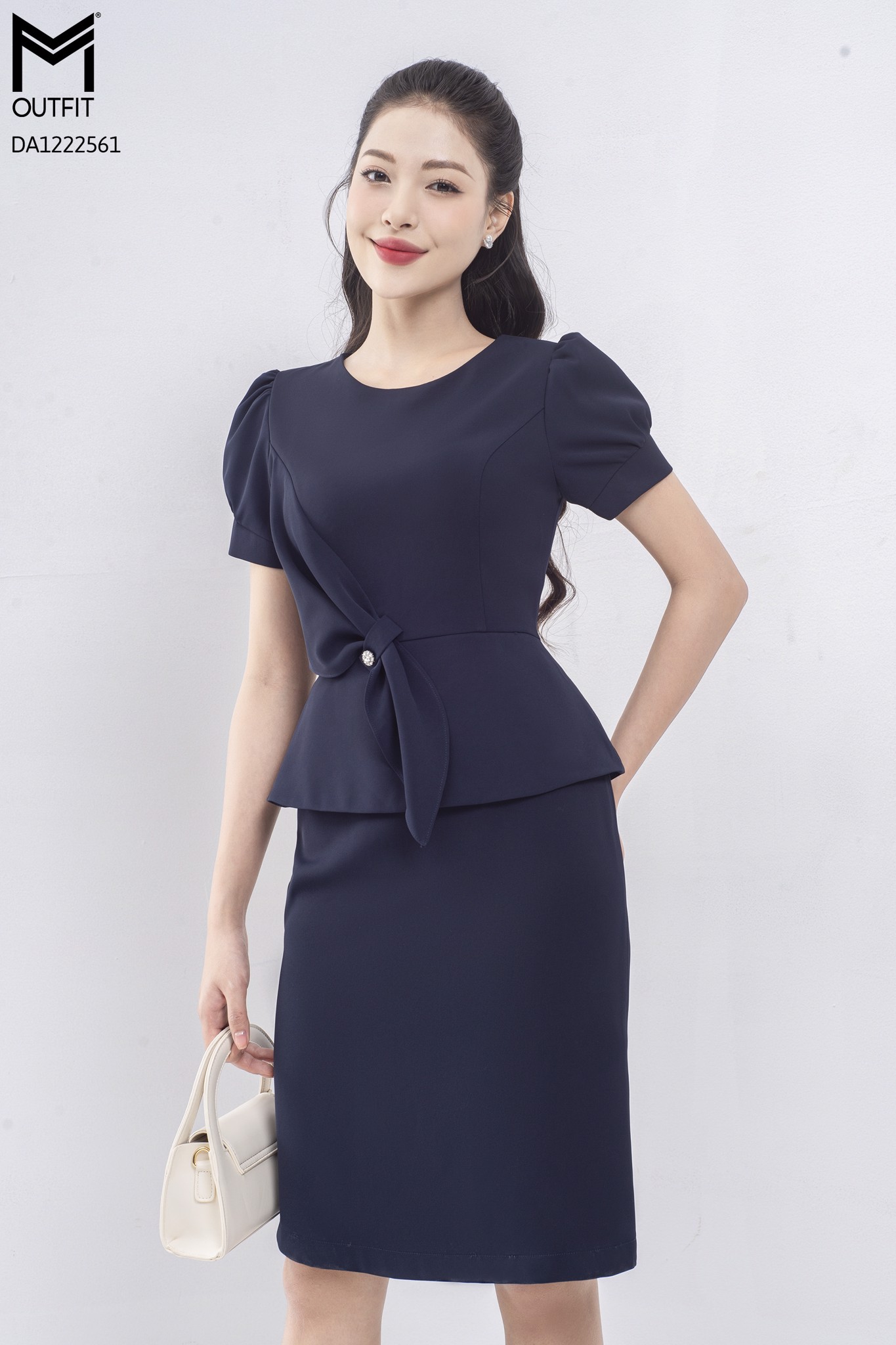 Đầm dáng xòe, tà bong đính cúc đá TT