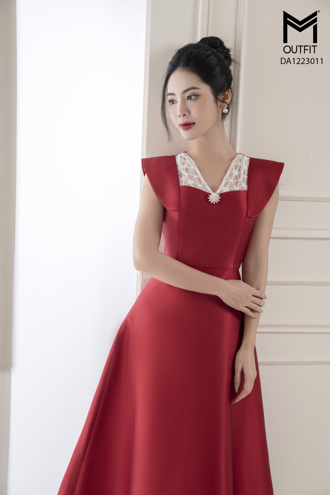 Đầm tiệc dáng xòe , cổ ren đỉnh đá