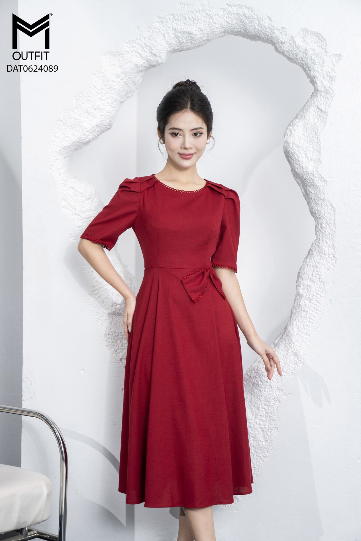 Đầm xòe cổ tròn kẹp ren eo đính nơ