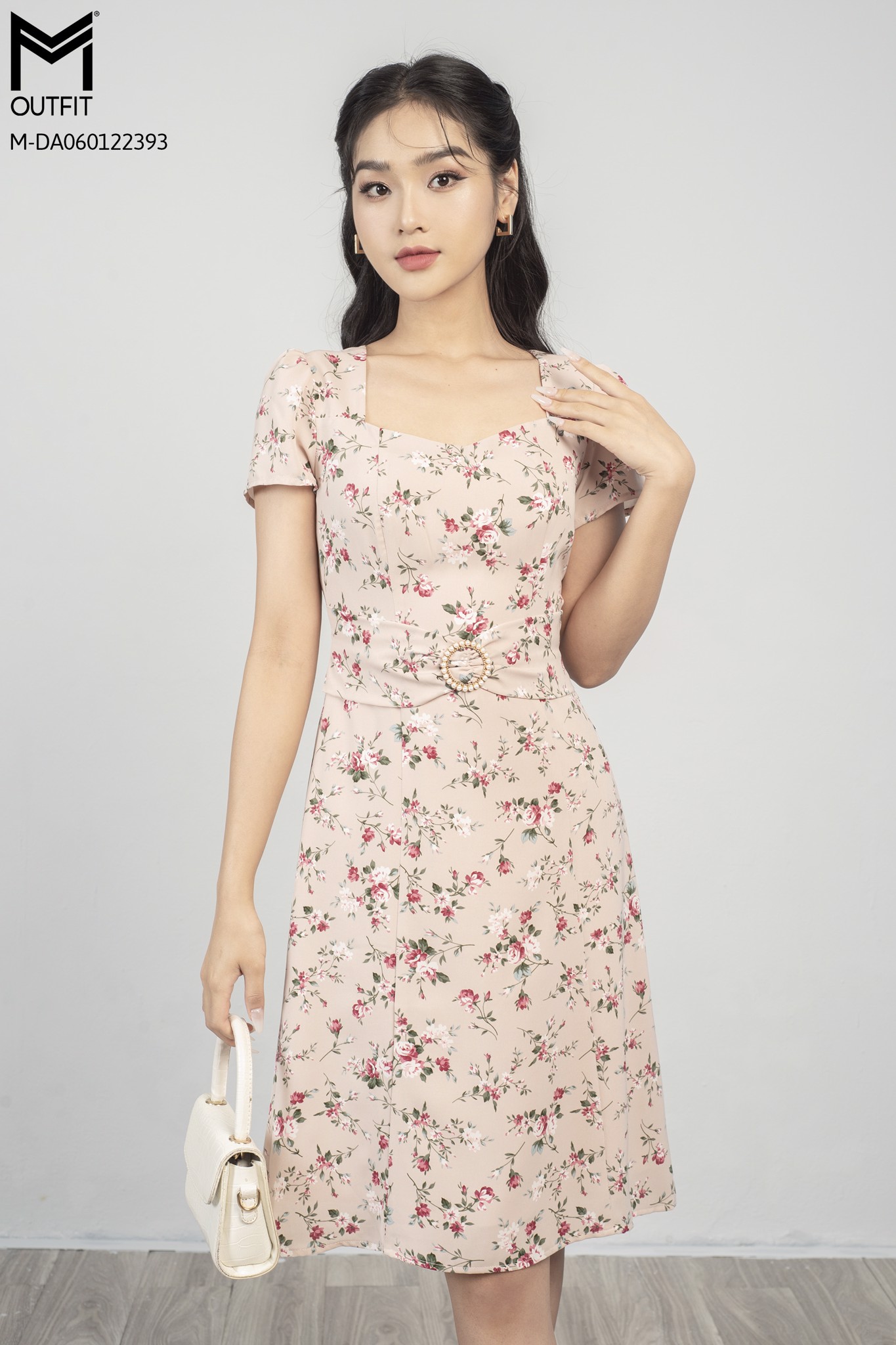 Đầm dáng A, tay dài kèm đai