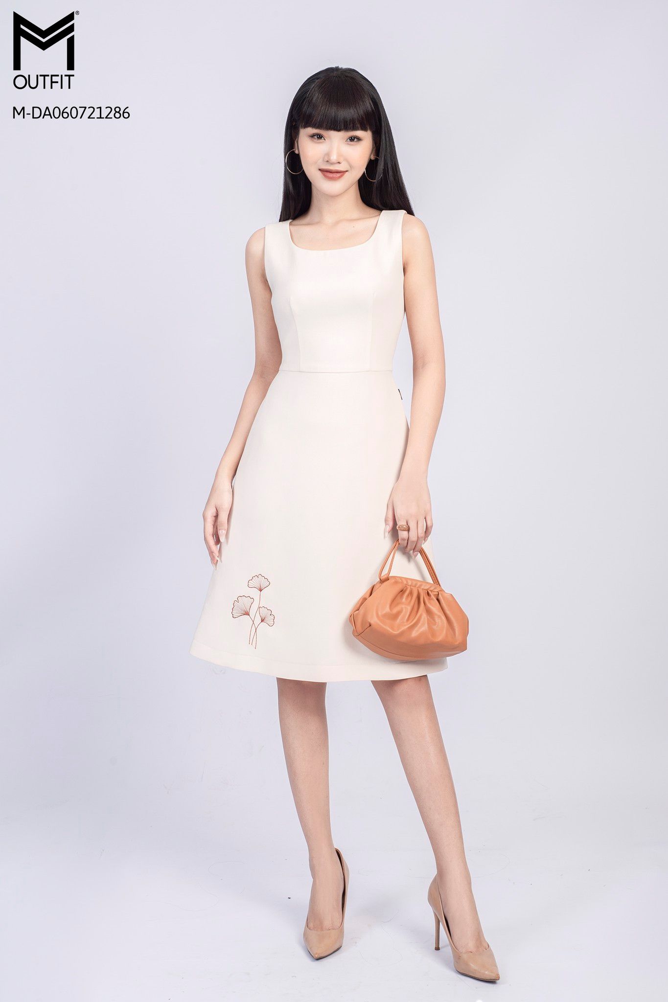 Lựa chọn kiểu váy liền chữ A mùa hè như nào cho hợp  ELLY
