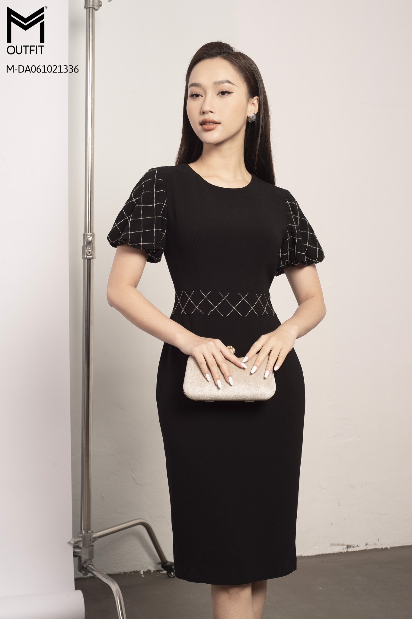 Đầm ôm,tay bồng, phối màu