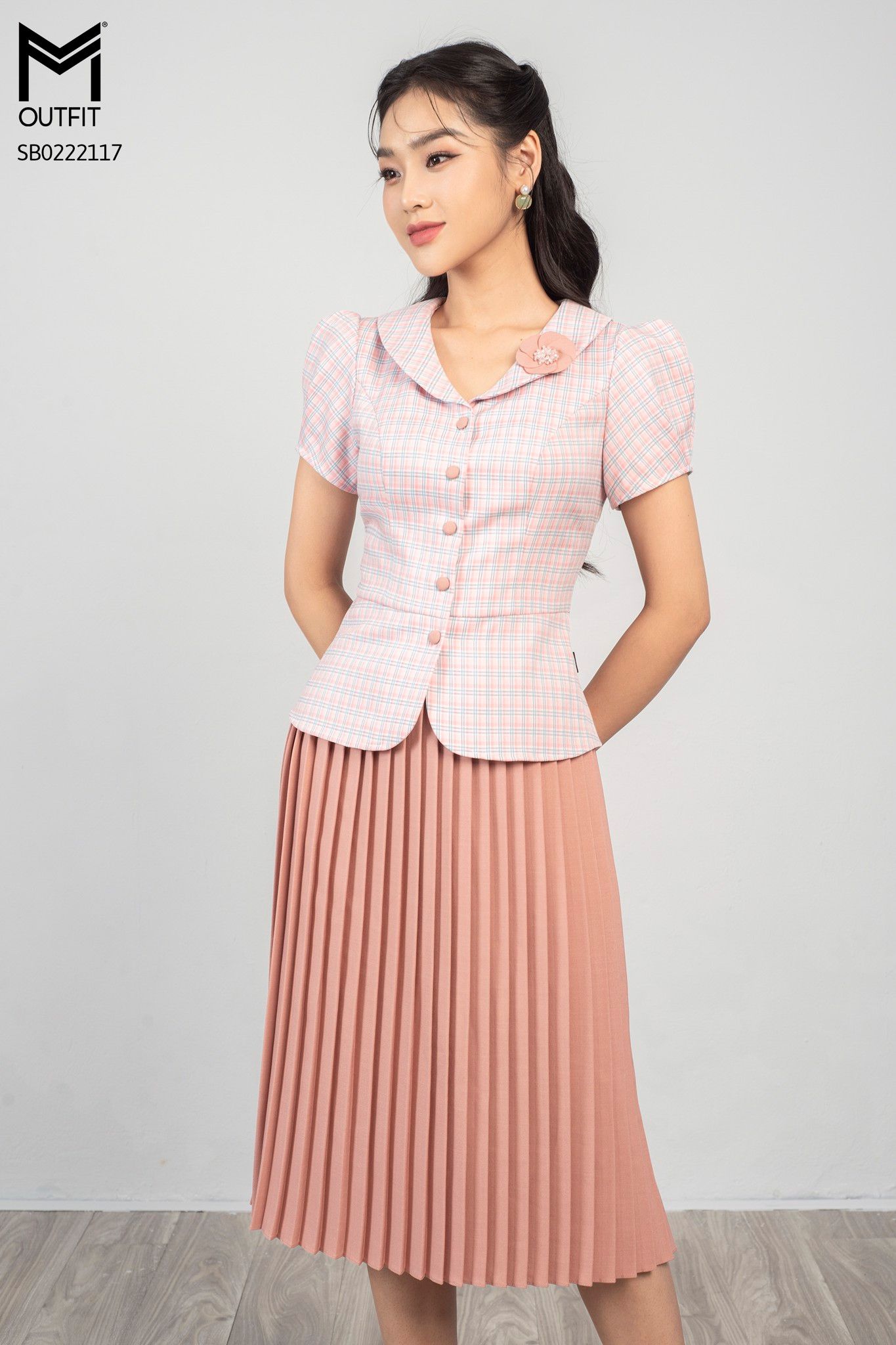 Tiết lộ cách mặc chân váy xếp ly dài  tôn dáng và trẻ trung  Wewe Fashion