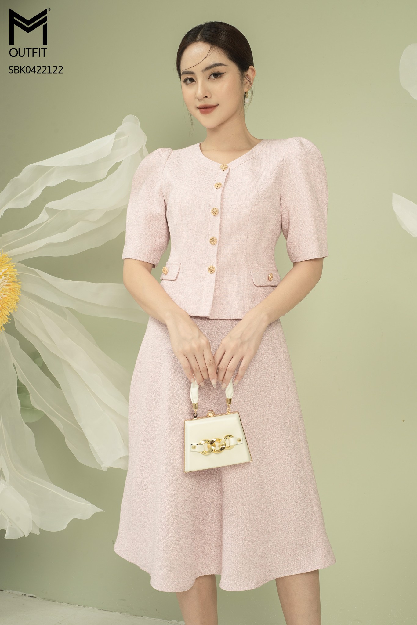 Set bộ áo tay lỡ, chân váy dáng xòe