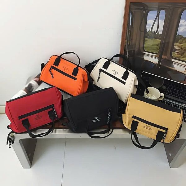  May Túi đeo chéo, chất liệu nylon nhẹ, dây đeo vai điều chỉnh được, lớp lót polyester, phù hợp sử dụng hàng ngày theo yêu cầu - BL24185 