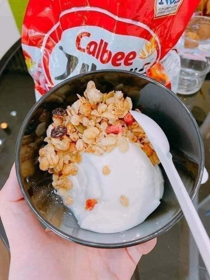 Ngũ Cốc Trái Cây Calbee Đỏ Nhật - 600gr