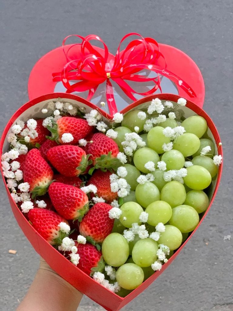 Quà 14/2 Cho Nàng - Giỏ Quà Trái Cây Nhập Khẩu 02