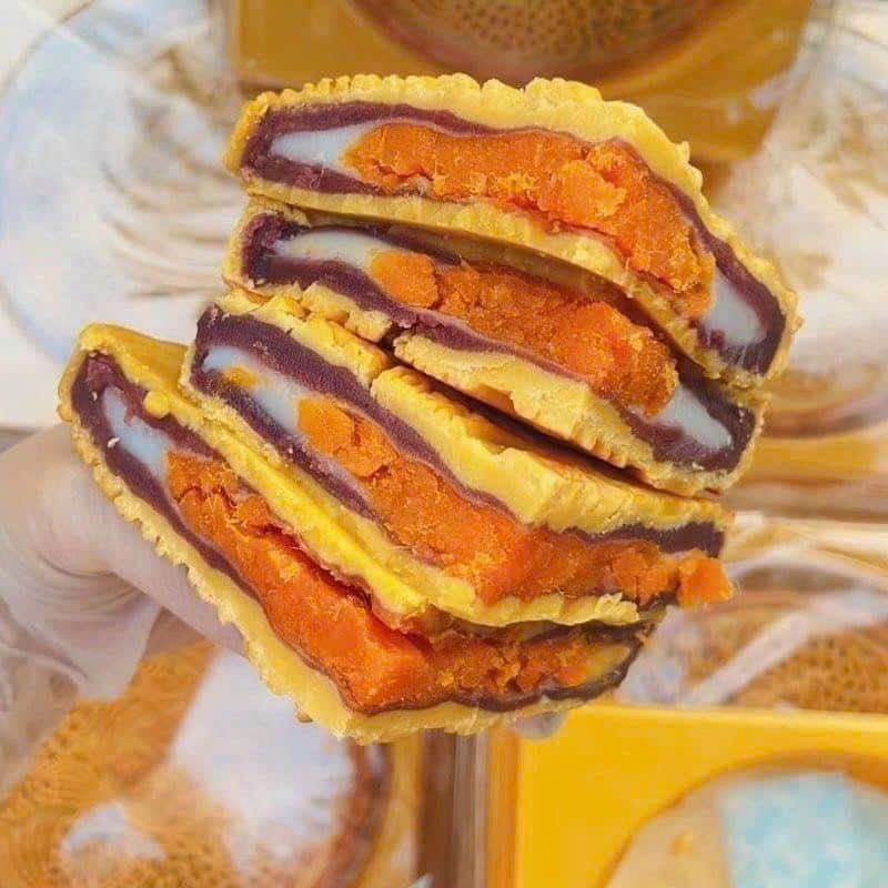 Bánh Nướng Mochi Khoai Môn Trứng Muối Chà Bông - 300G
