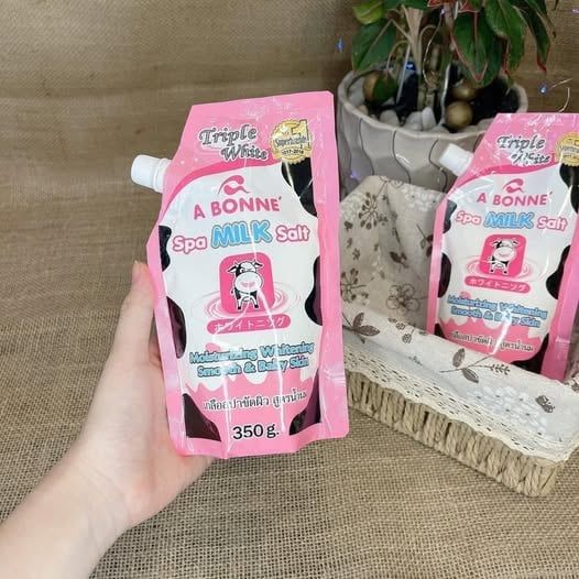 Muối Tắm Trắng Sữa Bò Spa Bonne Thái Lan - 350G