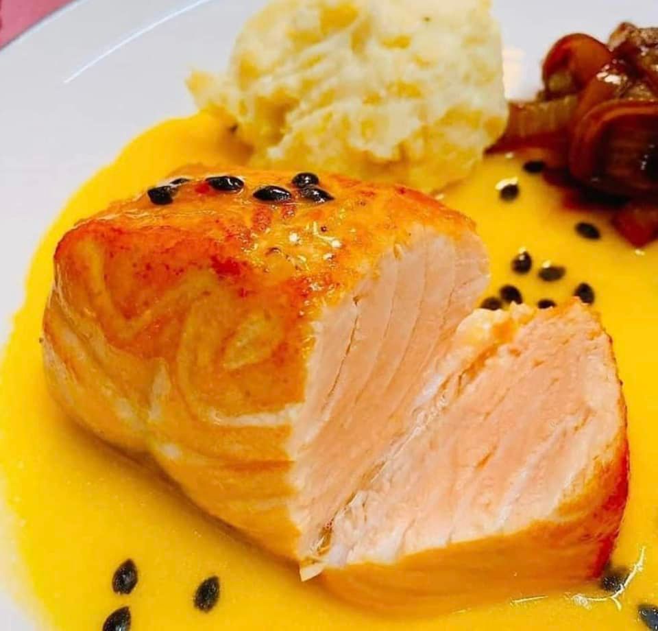 Phile Cá Hồi Nauy Hun Khói - Vỉ 0.5Kg