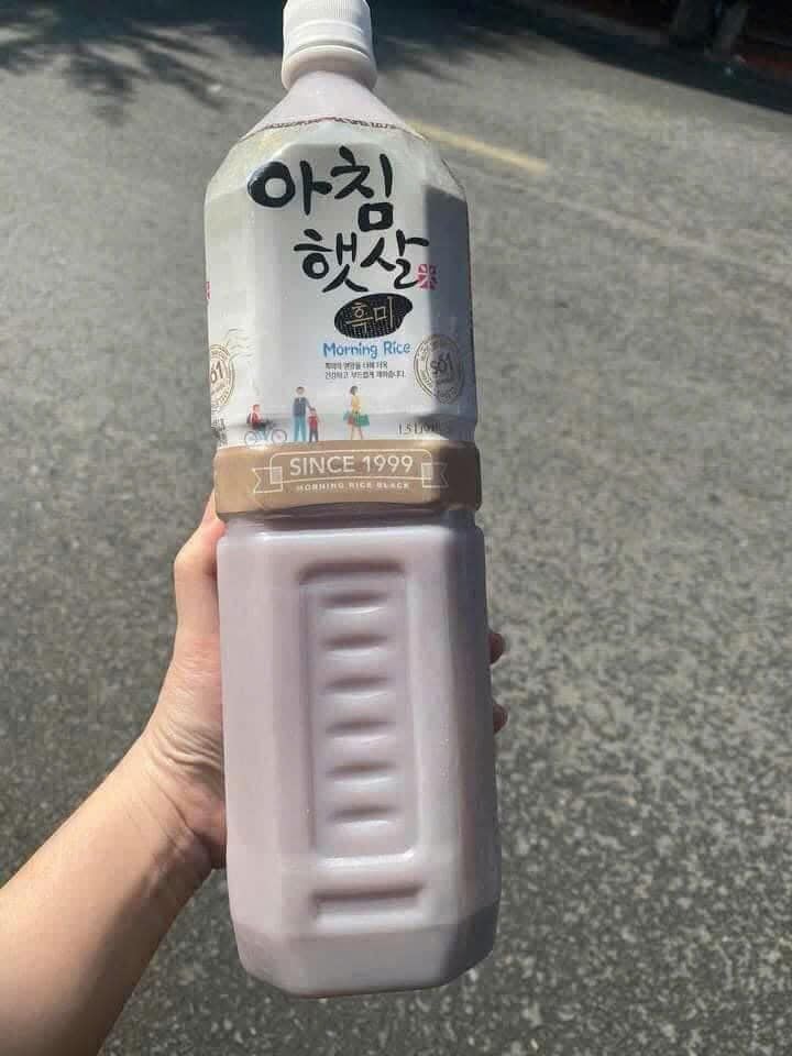 Nước Gạo Lứt Đen Woongjin - 1.5L