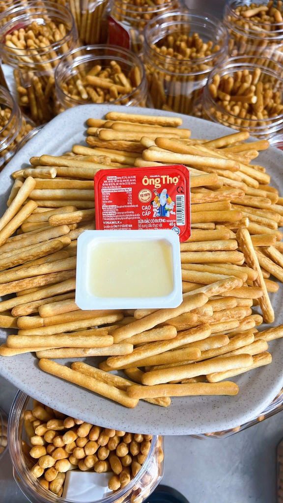 Bánh Quy Đũa Chấm Sữa - 500g