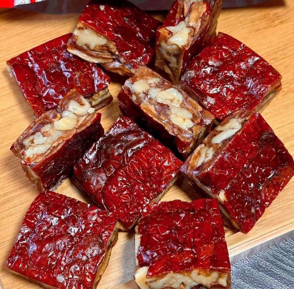 Táo Đỏ Hỗn Hợp Các Loại Hạt Wakamono - 300g