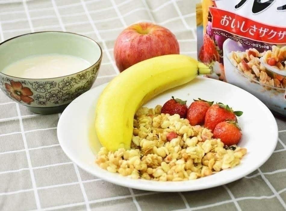 Ngũ Cốc Trái Cây Calbee Đỏ Nhật - 600gr