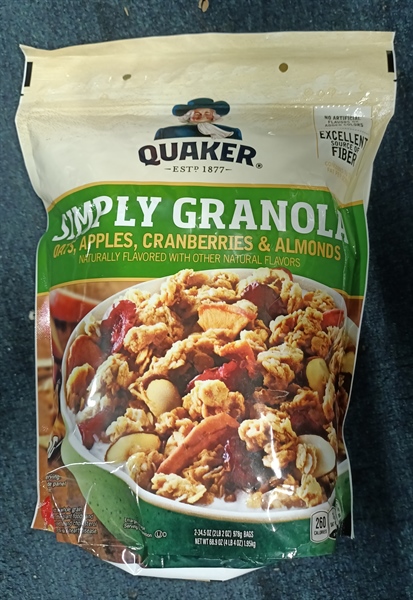 NGŨ CỐC NHO KHÔ _HẠNH NHÂN GRANOLA QUAKER - 987g – Siêu Thị Luxy
