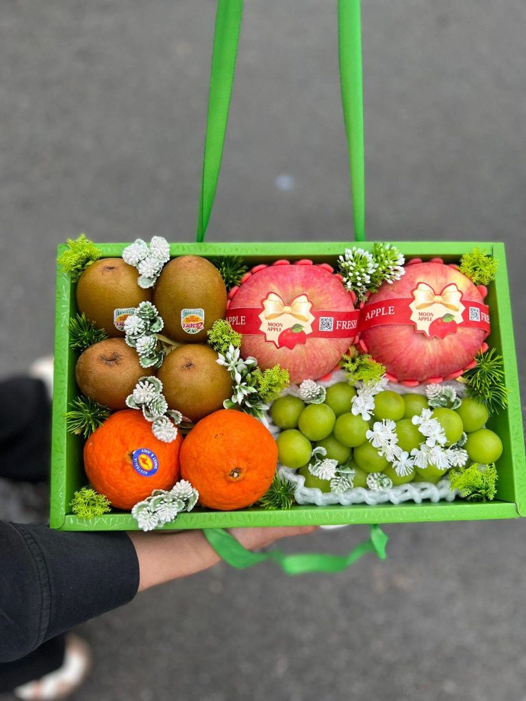 Quà Valentine Ý Nghĩa - Giỏ Quà Trái Cây Nhập Khẩu 08