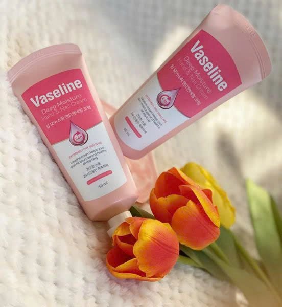 Kem Dưỡng Da Tay & Móng Cấp Ẩm Da Vaseline 24H