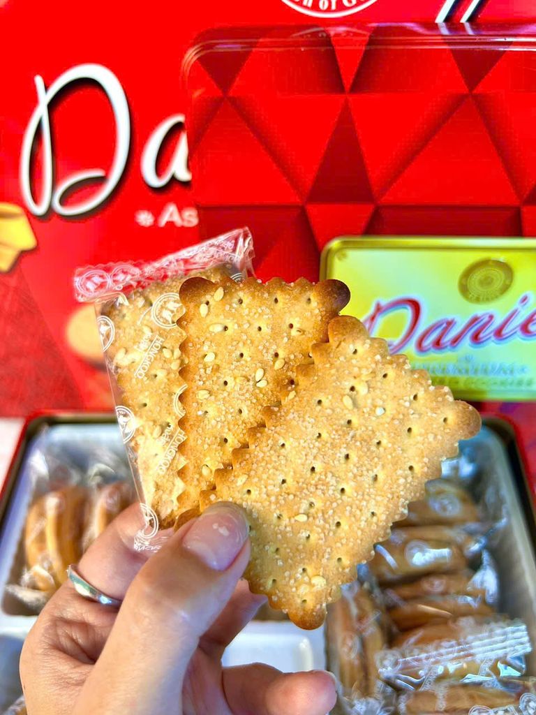 Bánh Daniel Assorted Biscuits - Hộp Thiếc 380g