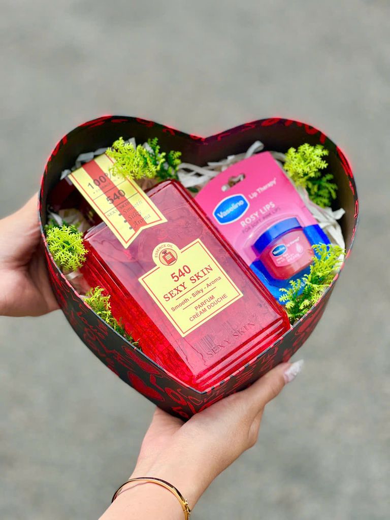 Quà Valentine Cho Người Yêu - Set quà Mỹ phẩm  06