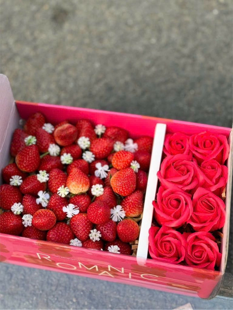 Quà tặng 8/3 cho Mẹ - Set Quà Trái Cây Ngoại Nhập