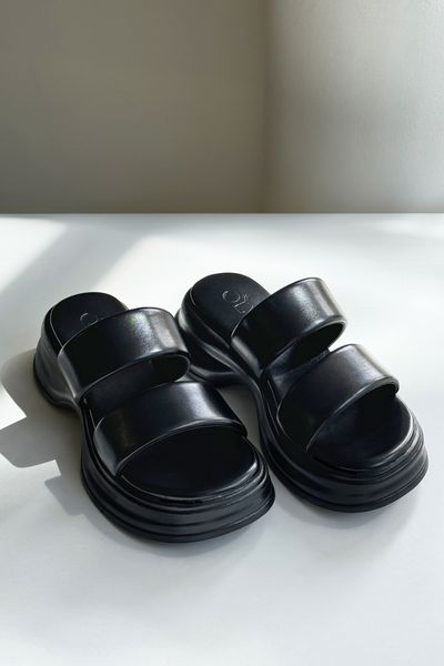  Betsy Black Sandals 