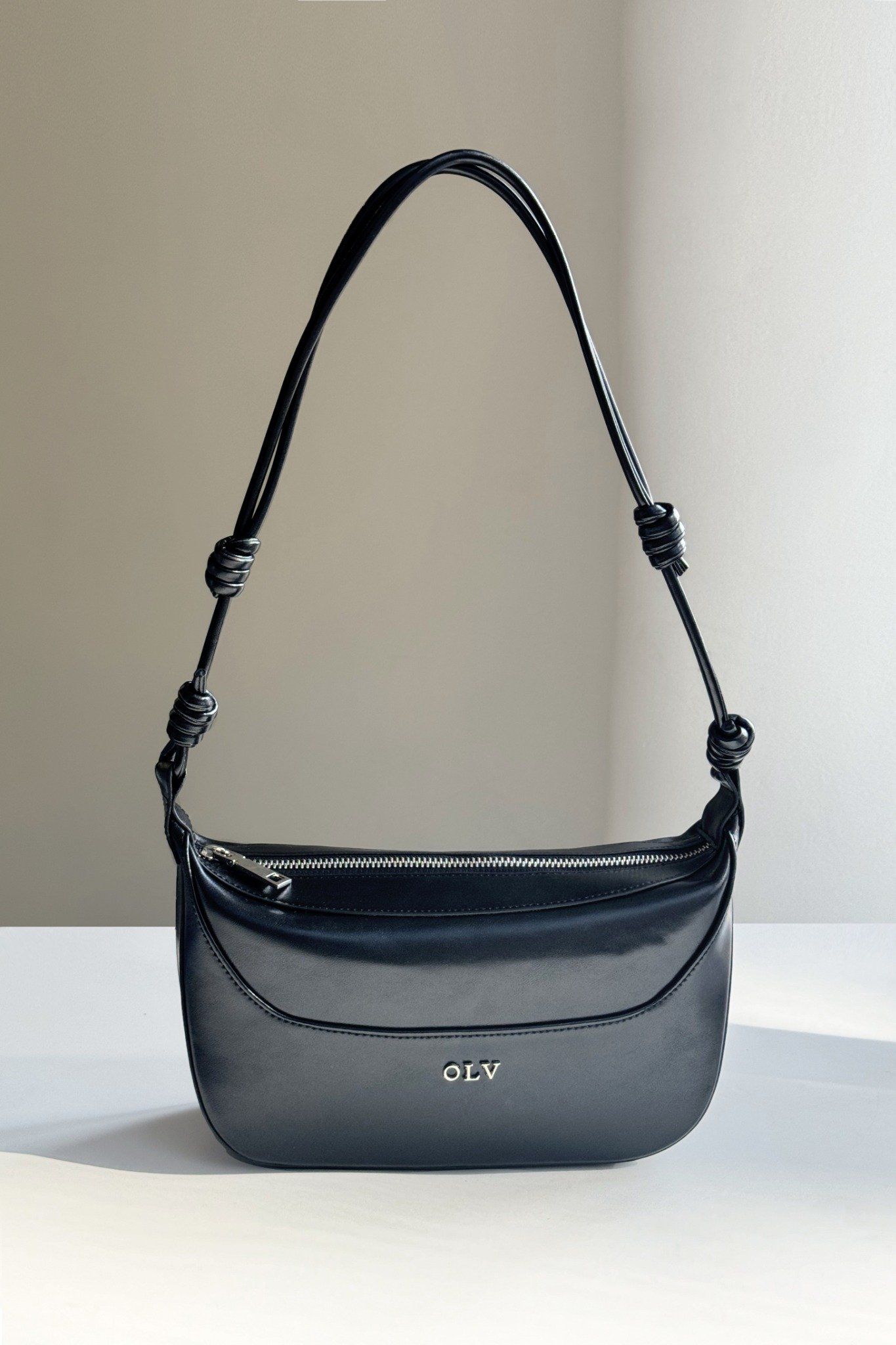 Túi Trixie Hand Bag In Black